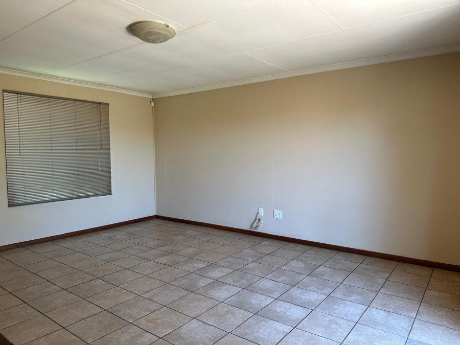 2 Bedroom Property for Sale in Waterval East North West